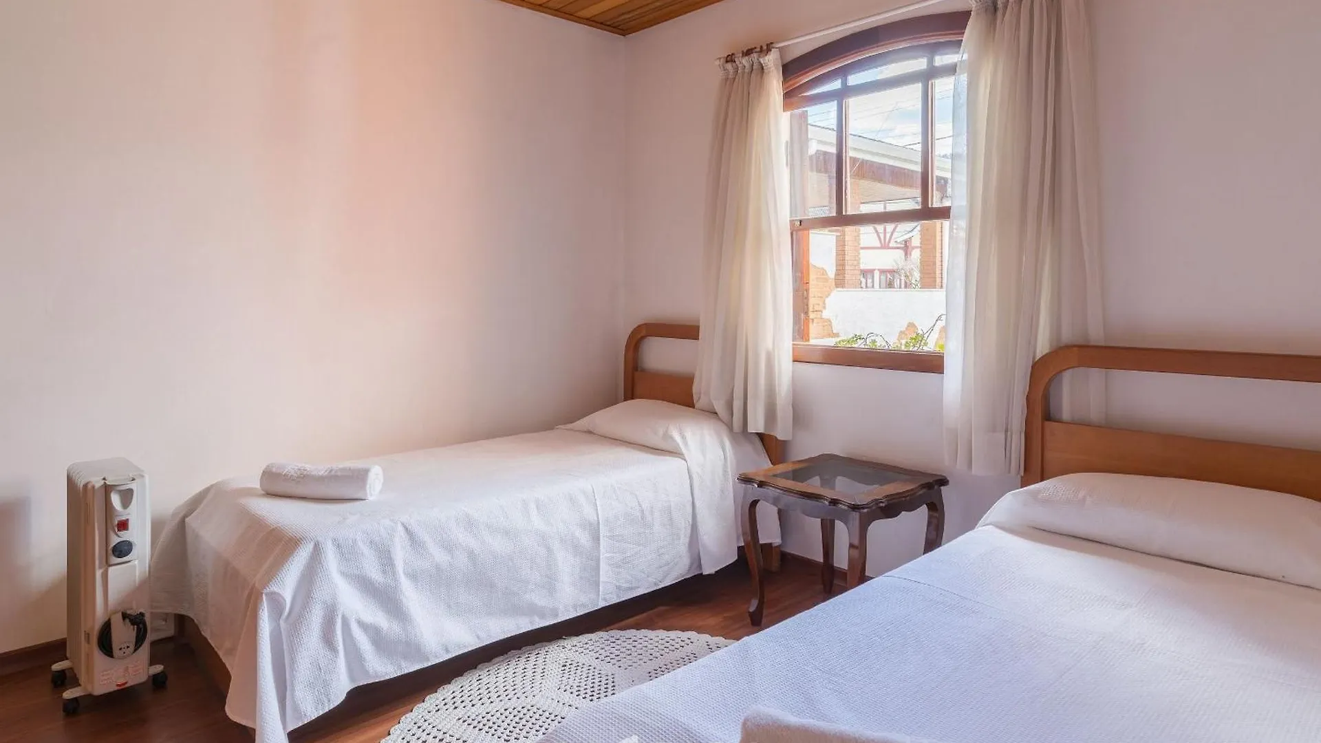 Casa Espacosa C/Lareira Em Campos Do Jordao Ras175 Holiday home