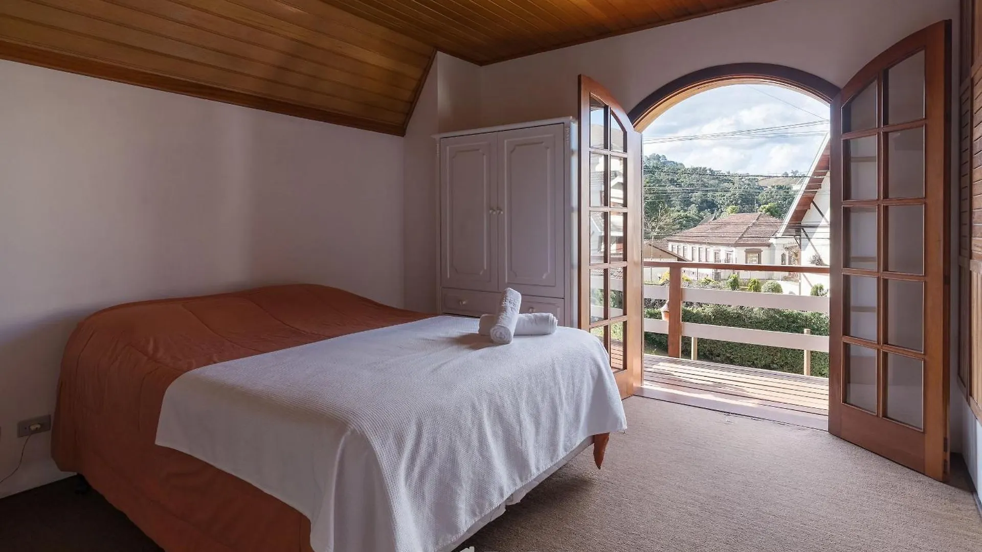 Casa Espacosa C/Lareira Em Campos Do Jordao Ras175 Holiday home